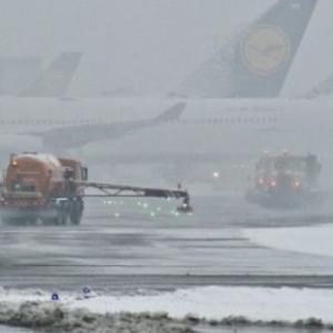 Снегопад парализовал московские аэропорты