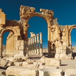 ЮНЕСКО в шоке: боевики ИГ взорвали Триумфальную арку в Пальмире