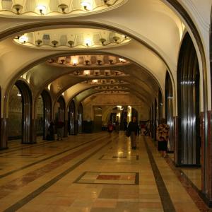В московском метро появятся зарядки для мобильных устройств