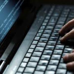 Полиция задержала хакеров, похитивших более 100 млн рублей