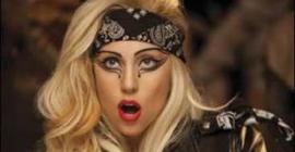 Леди Гага ради благотворительности погрузилась в ледяное озеро Мичиган