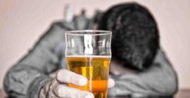 Ученые: строгие диеты приводят к алкоголизму