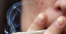 Умные подростки чаще употребляют алкоголь и курят марихуану