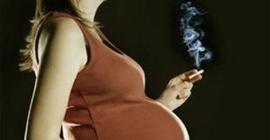 Ученые назвали последствия курения будущей матери