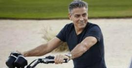 Джордж Клуни угодил в больницу