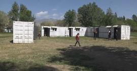Из-за аварийного состояния школы дети села Кенеш обучаются в металлических контейнерах