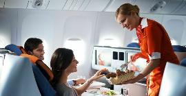 Вкусно как дома: ТОП-10 иностранных авиакомпаний с лучшей едой на борту