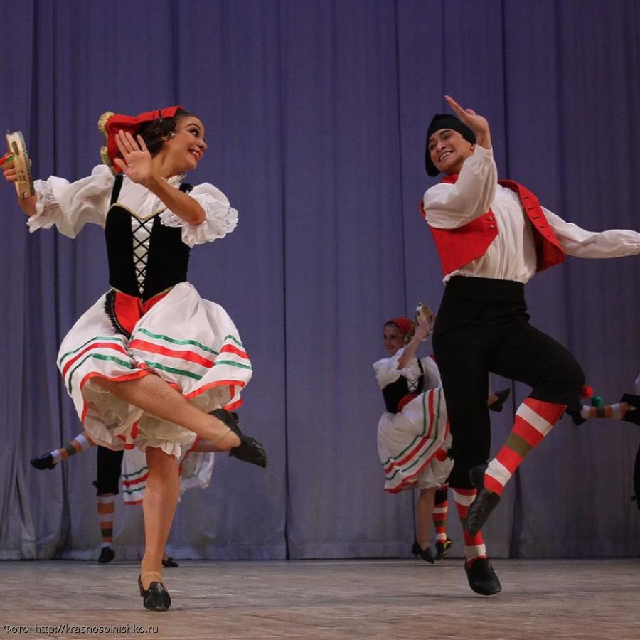 Национальный танец Италии Тарантелла