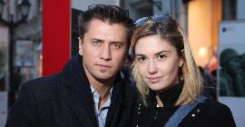 Павел Прилучный и Агата Муцениеце официально объявили о разводе
