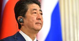 Премьер-министр Японии Синдзо Абэ покидает свой пост в ослабленном состоянии и с невыполненным наследием