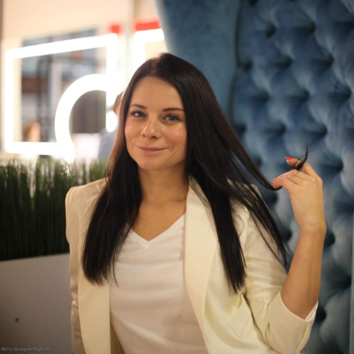 Специалист по наращиванию волос Наталья Репина рассказала, какие проблемы с волосами может решать данная процедура