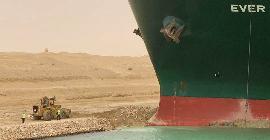 Авария контейнеровоза на Суэцком канале: худший сценарий для мировой торговли