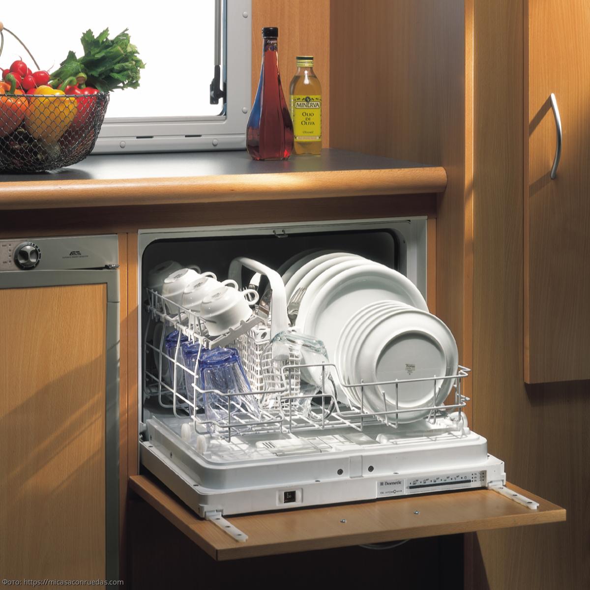 Компактная посудомоечная машина под раковину