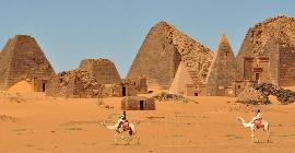 «Забытые» пирамиды Судана рискуют быть похороненными из-за движущихся песчаных дюн