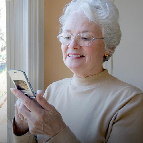 Кнопочные мобильные телефоны для пожилых. Топ лучших предложений