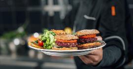 Гамбургеры на растительной основе: следует ли считать их нездоровой пищей?