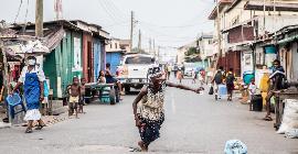 Истории обычных трущоб: доклад Давида Тешинского из современной Ганы
