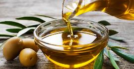 Оливковое масло первого холодного отжима: почему оно полезнее, чем другие растительные масла
