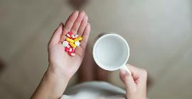 Длительный прием антибиотиков женщинами среднего возраста может повлиять на когнитивные функции. Новое исследование