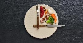 Действительно ли интервальное голодание полезно для похудения? Вот что говорят доказательства