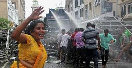 Беспорядки на Шри-Ланке: как крошечное островное государство в Индийском океане попало в такую ​​передрягу