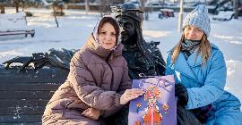 Сказочный флешмоб: жители России получили новогодние подарки от BABA YAGA