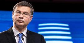 Домбровскис: ЕС может избежать технической рецессии