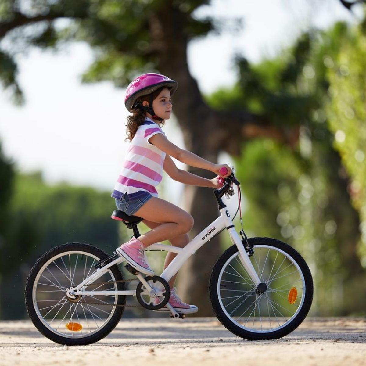 Какой велосипед купить 7 лет. Велосипед Btwin 20. Велосипед Btwin masti girl 300 детский. B'Twin Mistigirl. Велосипед Btwin girl.