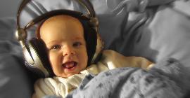 Подтверждено: музыка помогает мозгу недоношенных детей развиваться