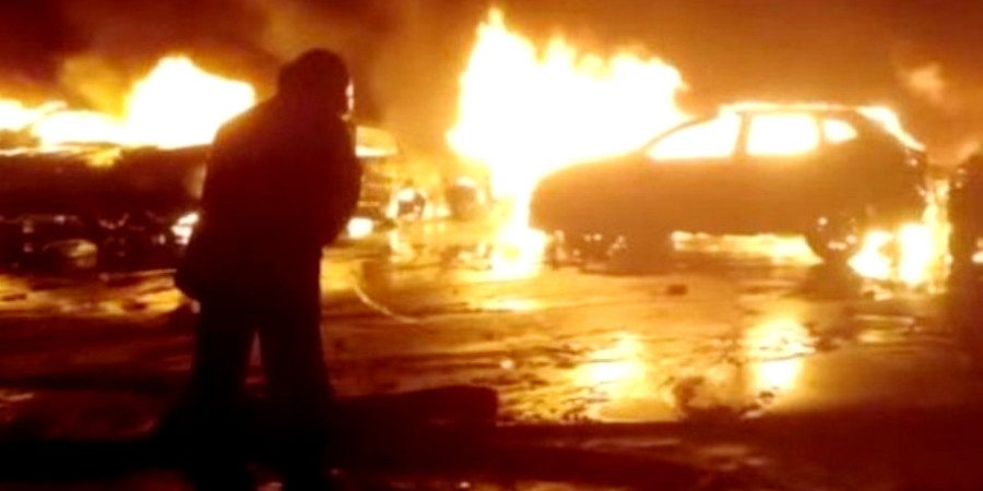 Сотни автомобилей Maserati сгорели 
