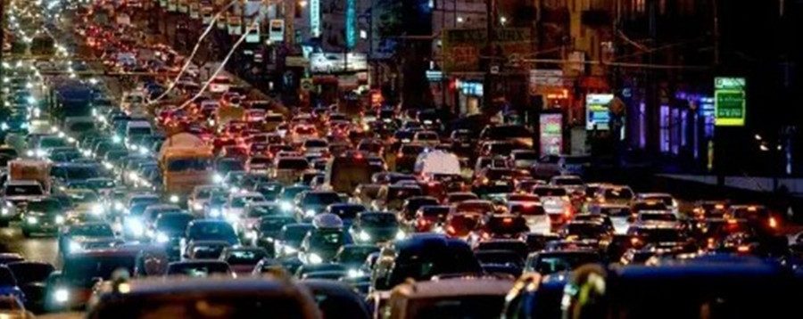 традиционные пробки в час пик в Симферополе Черная пятница в Симферополе