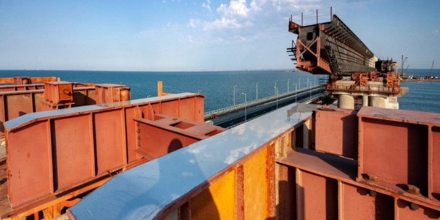 Железнодорожная часть Крымского моста – есть контакт