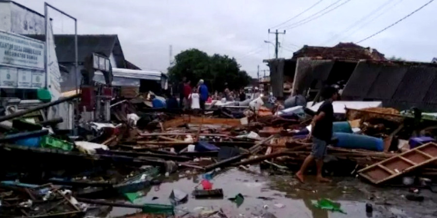 последствия цунами в Индонезии