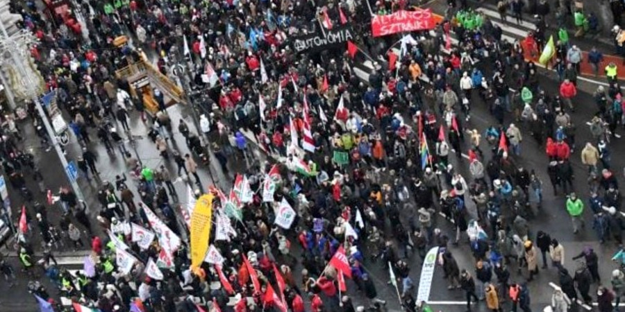 протесты в Венгрии