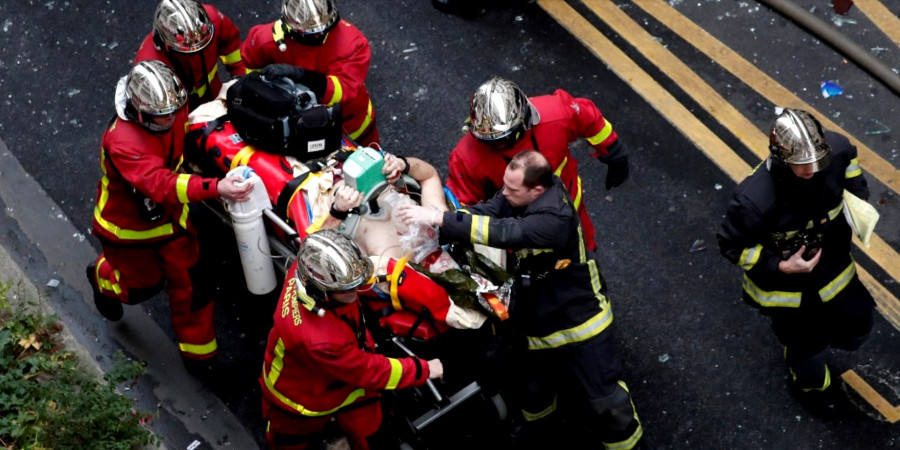 погибло двое пожарных при взрыве в Париже