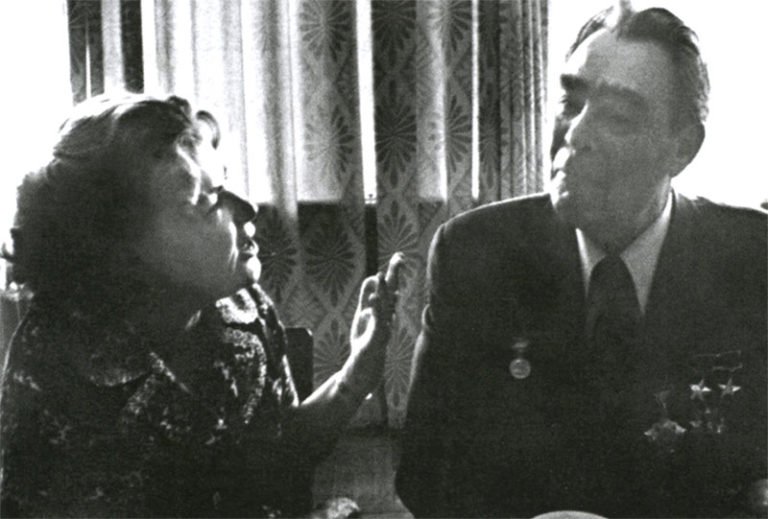 филатова на приёме у брежнева филатова и брежнев