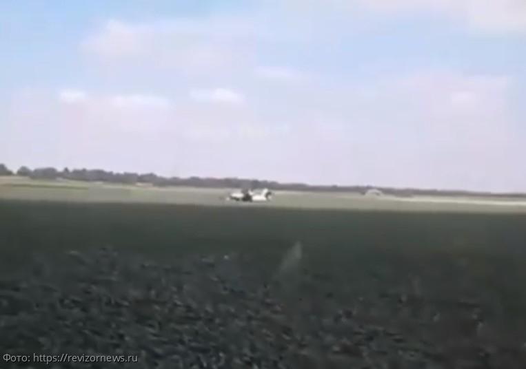 ан-2, упавший в поле