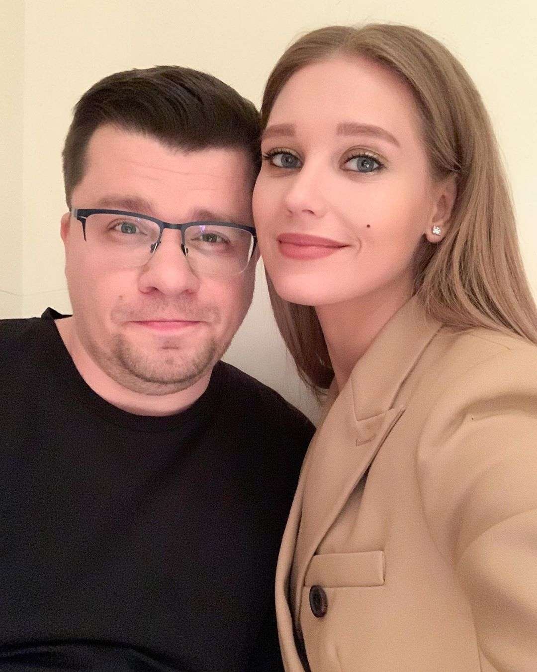 Харламов и жена камеди. Гарик Харламов и Асмус. Жена Гарика Харламова 2017.