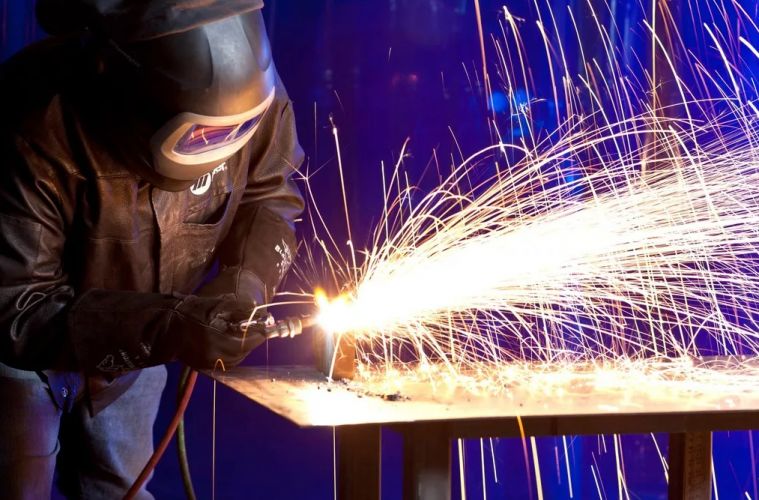 сварочный полуавтомат Обзор сварочных аппаратов для гаража