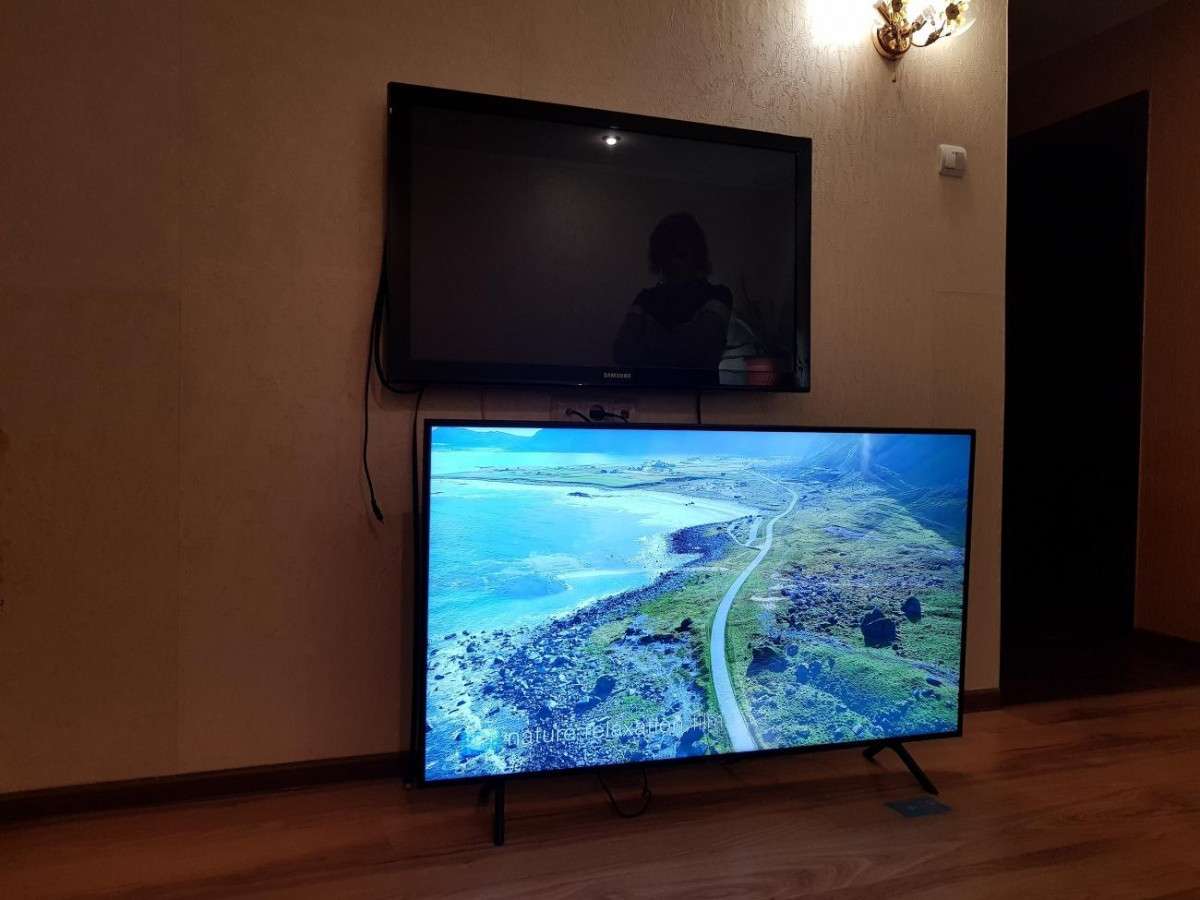 Телевизор Samsung UE43NU7170U 42.5 (2018)