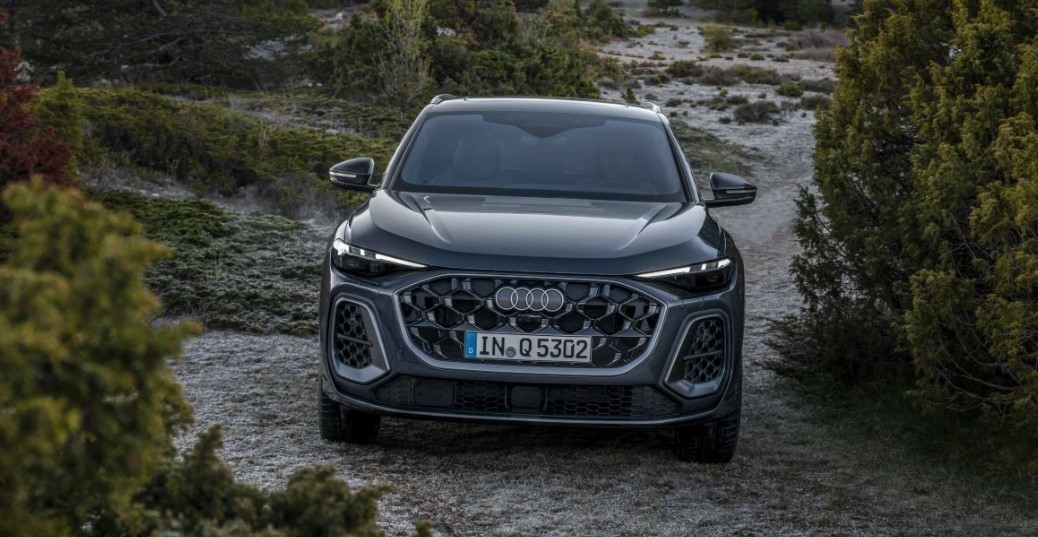Автомобиль Audi Q5 третьего поколения представляет собой идеальное сочетание современного дизайна и передовых технологий