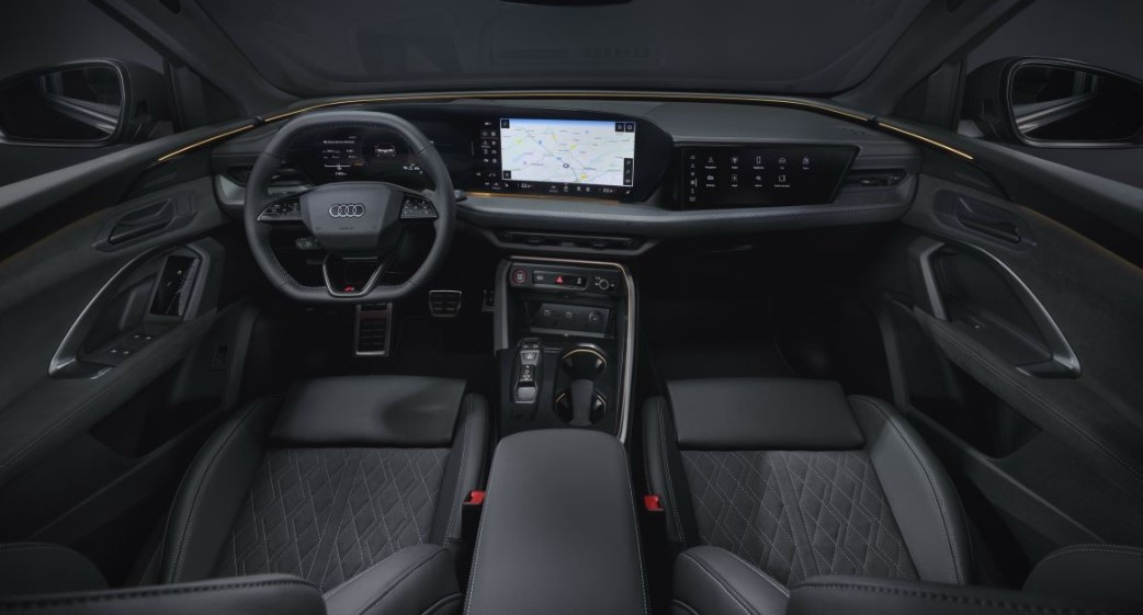 Интерьер автомобиля Audi Q5 был разработан с учётом комфорта и современных технологий
