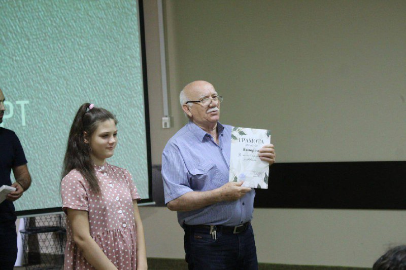 Организаторы подготовили для каждого ребёнка награды.