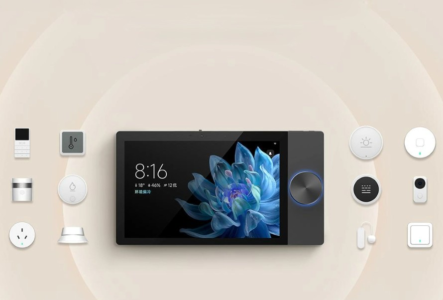 На старте стоимость Smart Central Control Screen Max – 2499 юаней (~28 300 рублей).